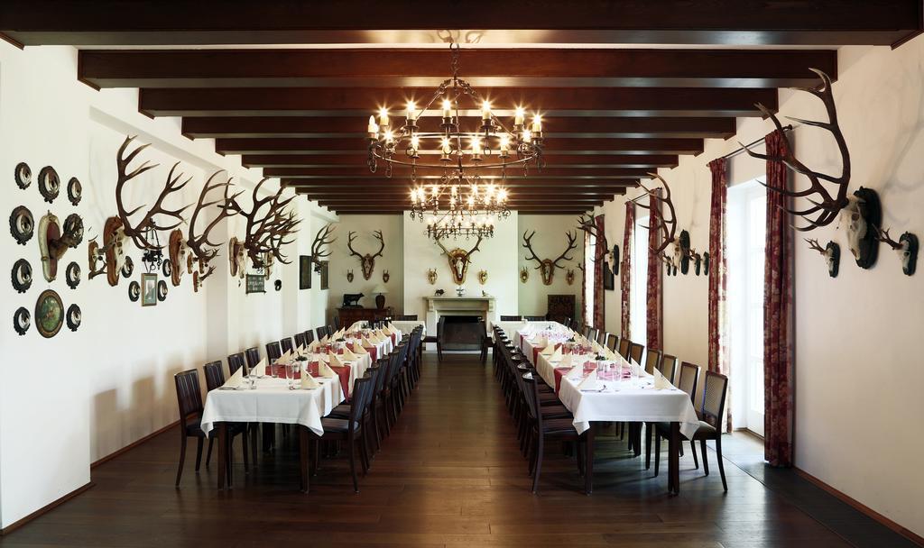 Hubertus Hof Landhotel บาลาตอนเฟนีแวช ภายนอก รูปภาพ